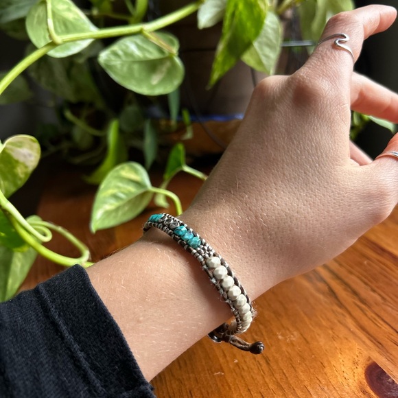 Silpada leather bracelet with blue gems - Picture 4 of 5